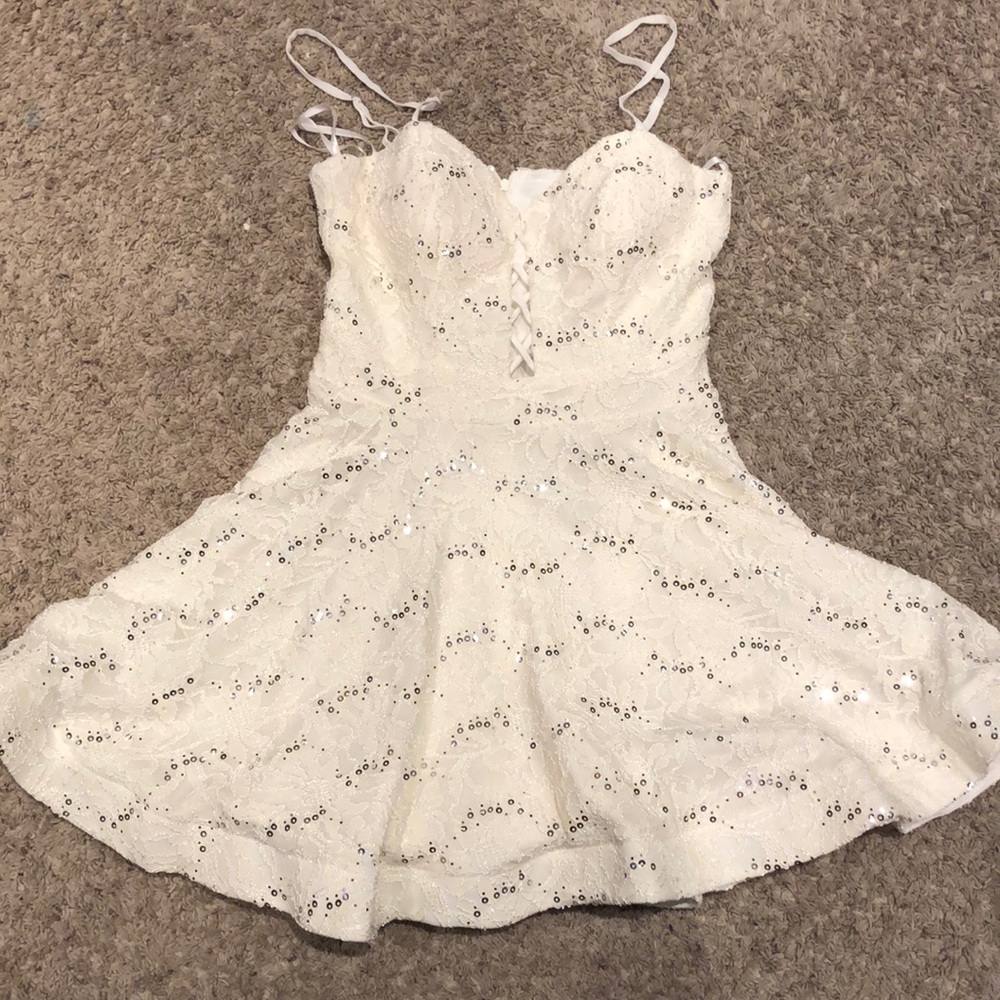 CREAM MINI DRESS